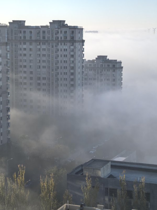 天盈配资 北京亦庄上演“天空之城”！出现奇妙平流雾景观